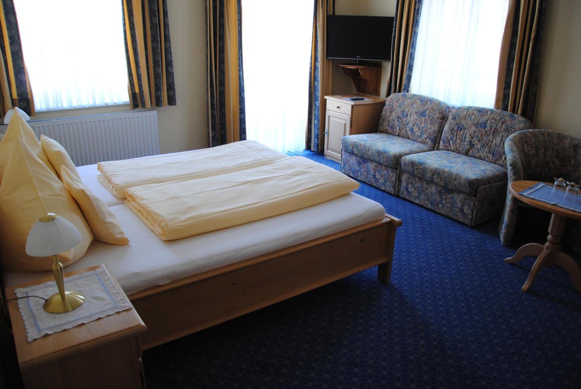 Hotel-Pension Falkensteiner Sankt Gilgen Habitación foto